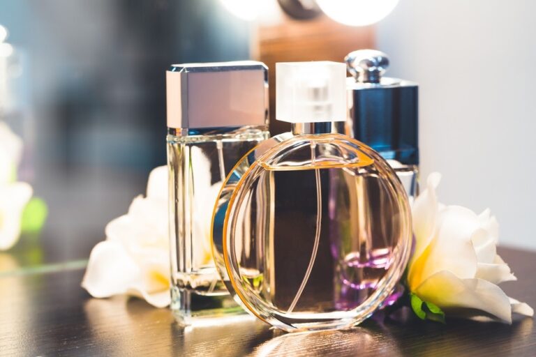 Online perfume in the UAE Deciphering Fragrance